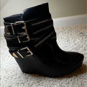 Moto wedge ankle booties!